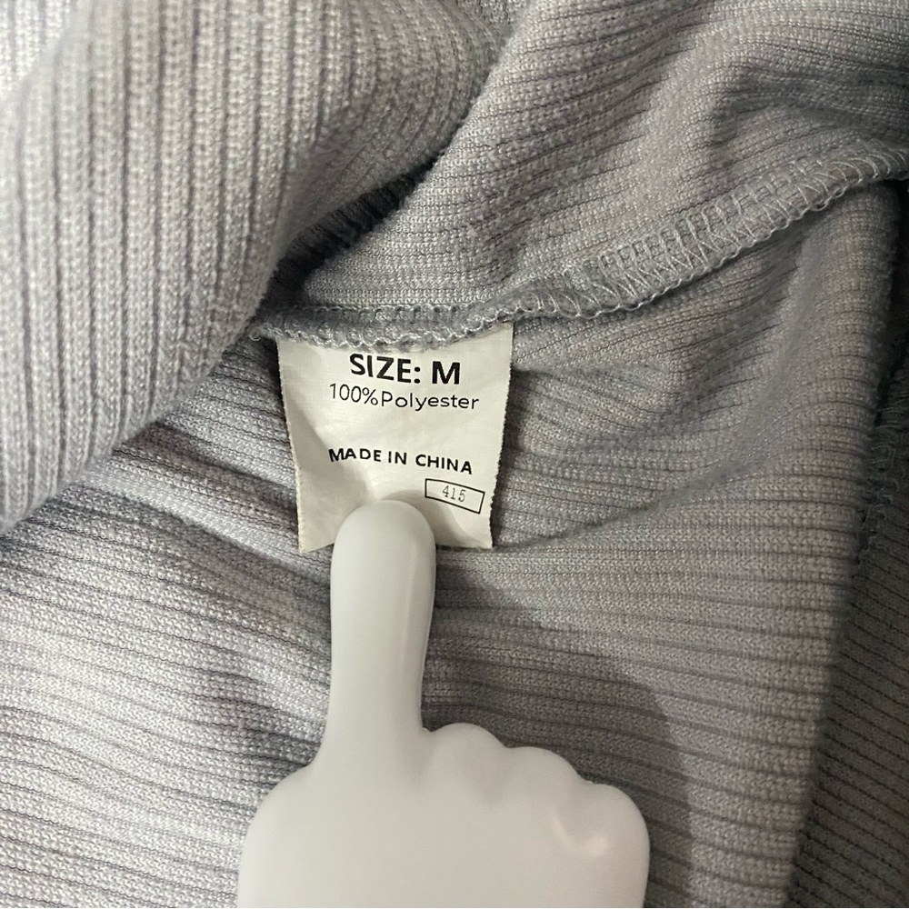 Light Gray Ribbed Oversized Sweatshirt with Pink "THE COAST" Graphic Size Med - Picture 6 of 8